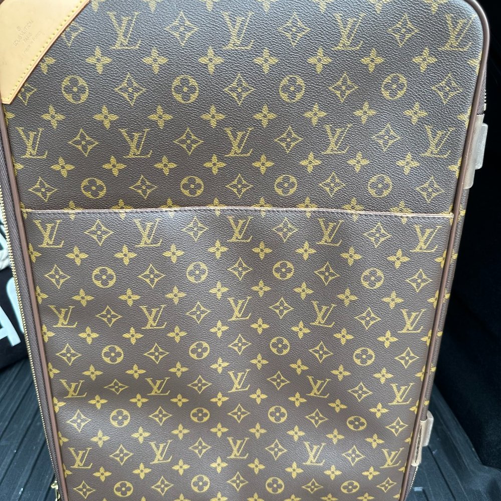 LOUIS VUITTON Pegase 60 Monogram